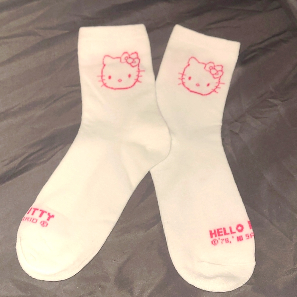 Hello Kitty Socks - Picture 8 of 11
